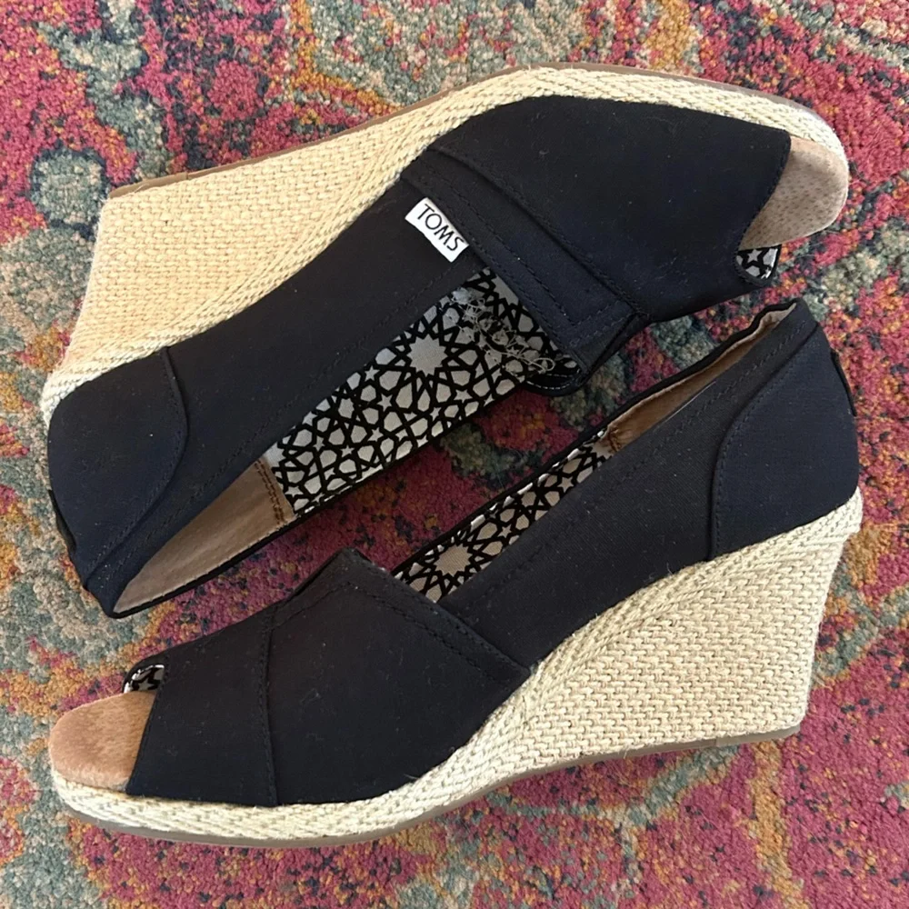 NWOT TOMS | Women’s Black Canvas Peep-Toe Michelle Wedge Espadrille Heels Sz 12